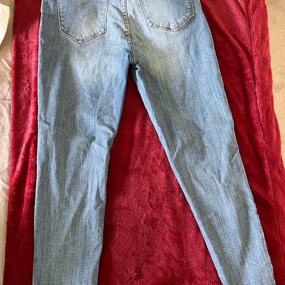 Kenzie skinny jeans size 6. - Picture 5 of 5